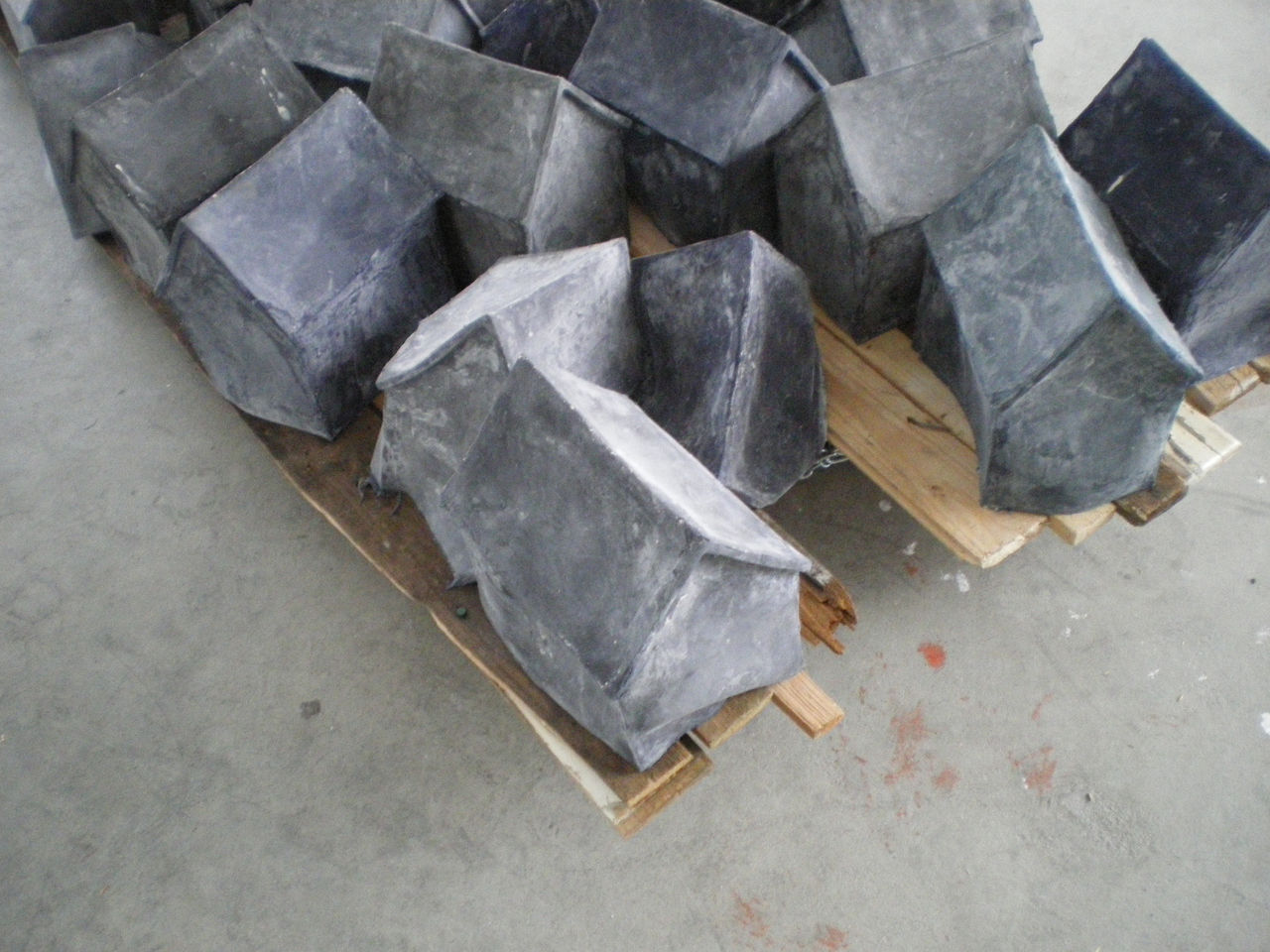 Photographic documentation of RYLLEGA Berlin ("Ich baue ein Haus auf dem Atlantik" by Gabriele Undine Meyer)